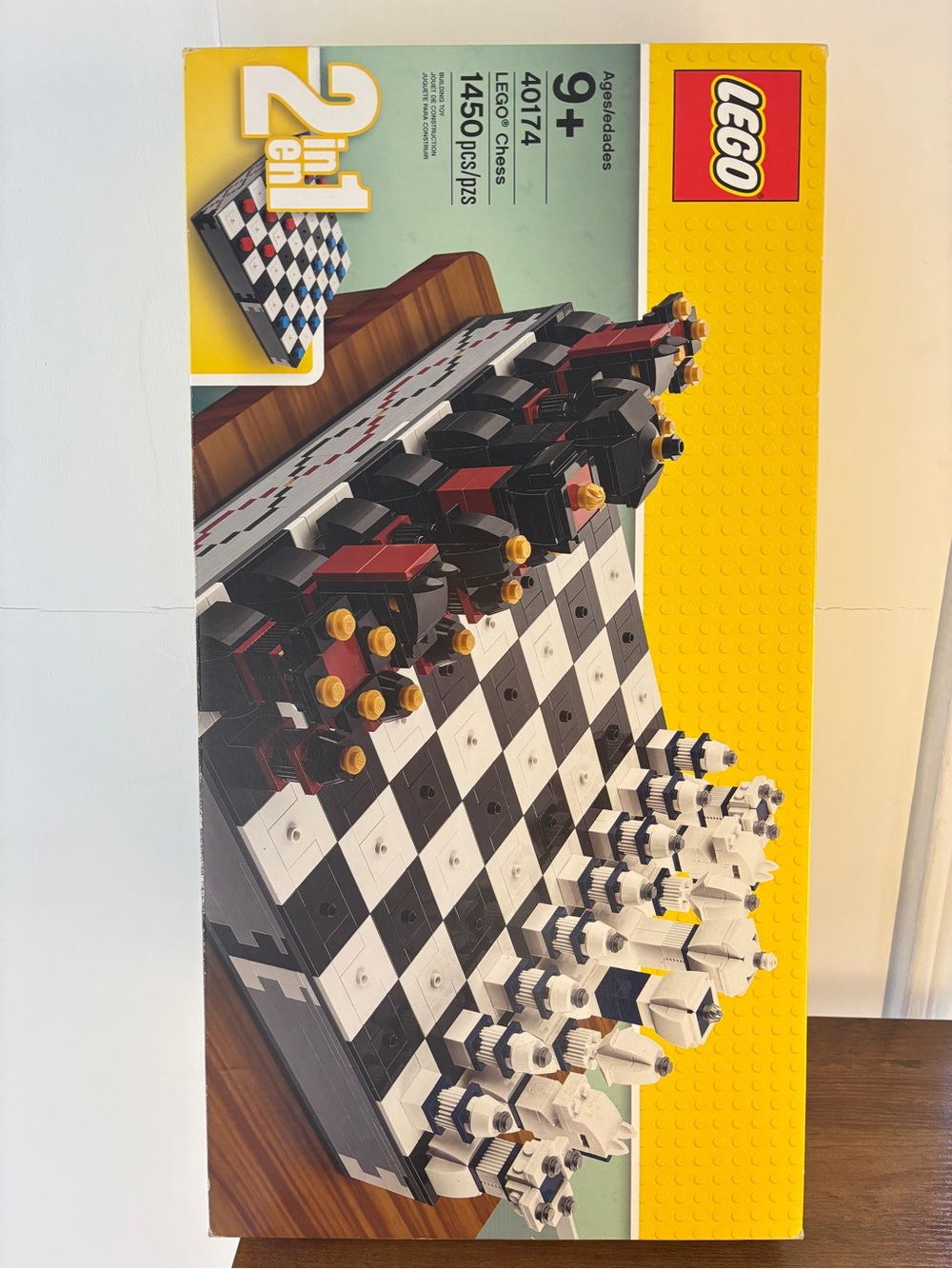 SEALED LEGO Black and White Chess Set 2-in-1 40174
